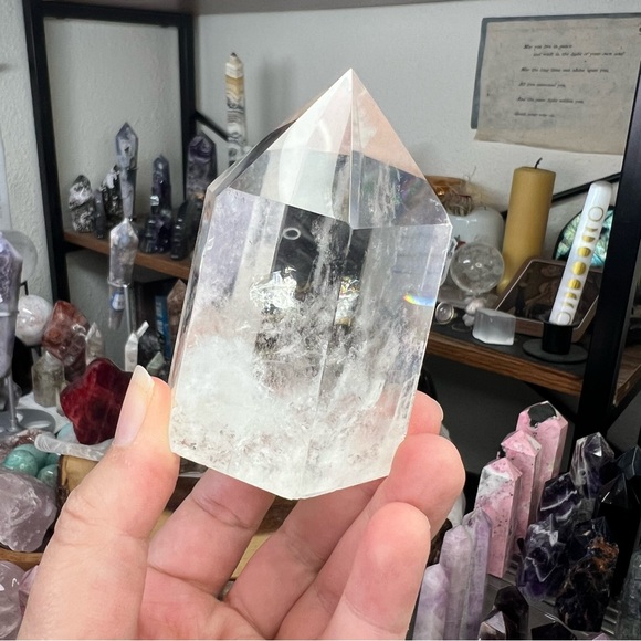 Clear quartz tower (3” tall) - Picture 11 of 17